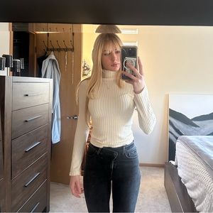 Small stretchy turtle neck neck